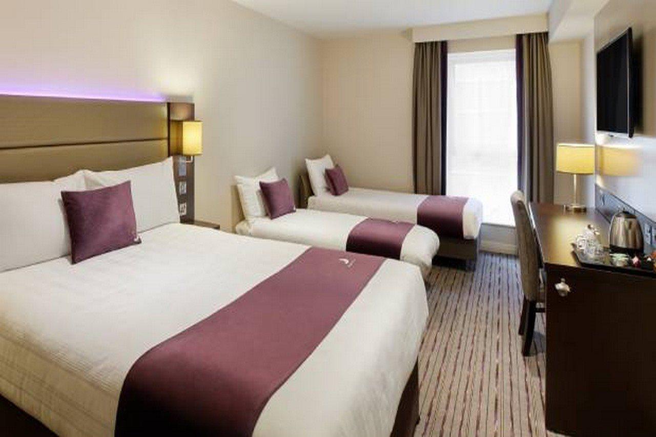 Premier Inn London City - Aldgate Exterior photo