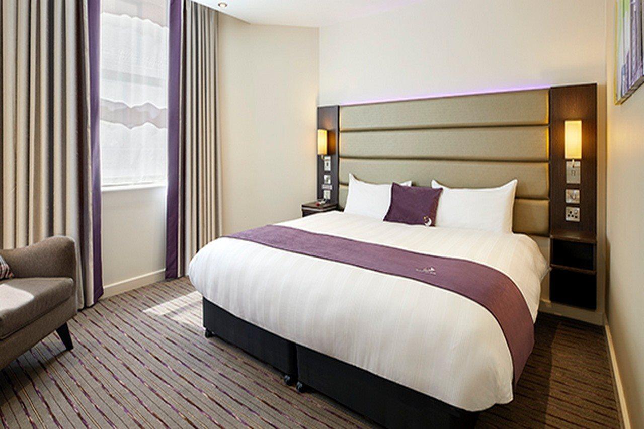 Premier Inn London City - Aldgate Exterior photo