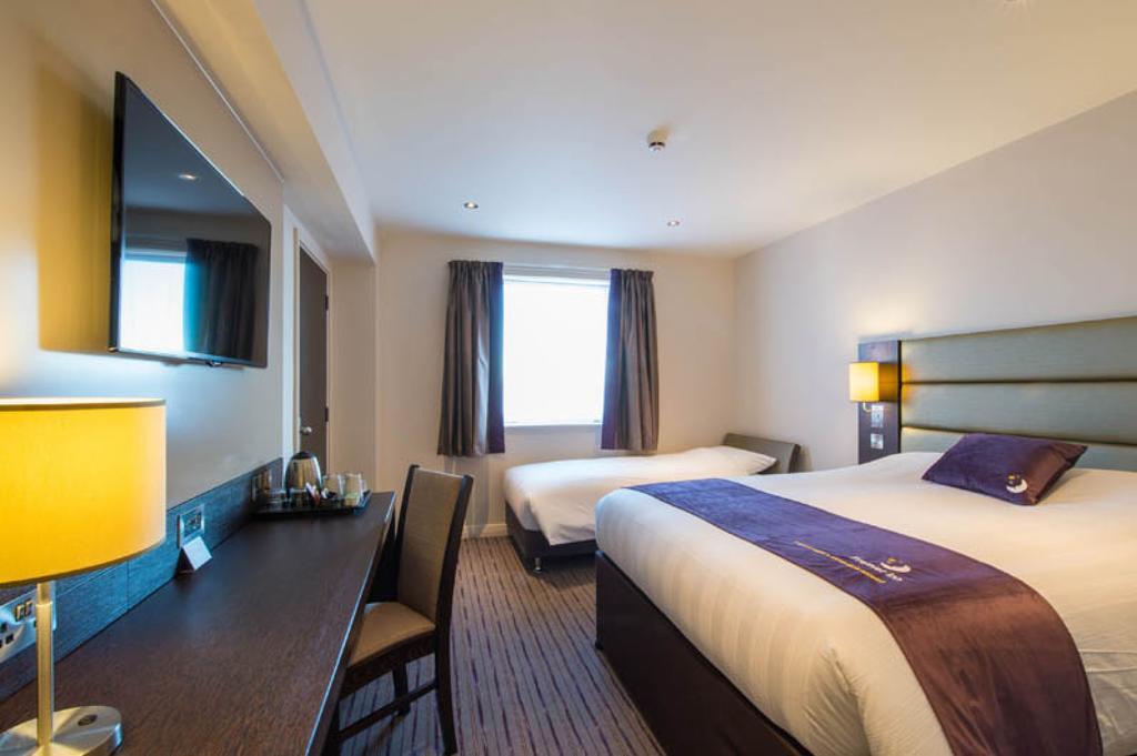 Premier Inn London City - Aldgate Room photo